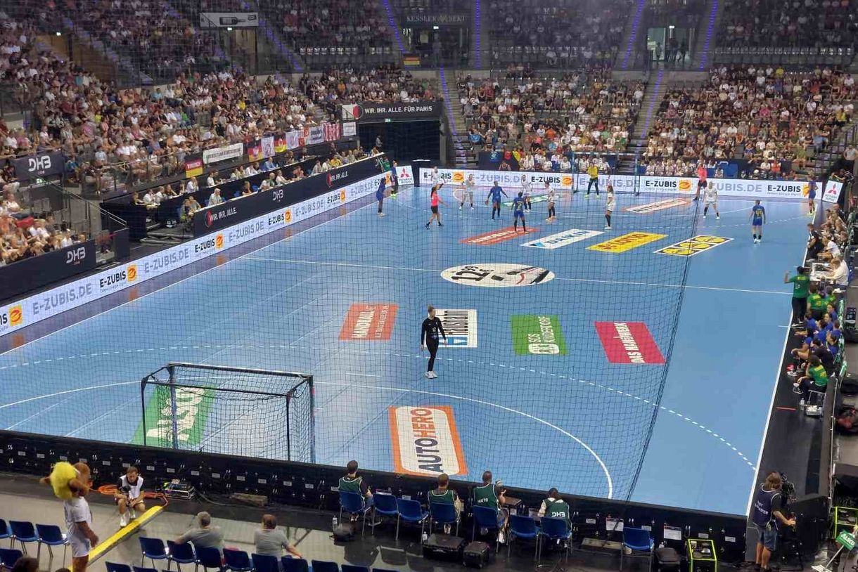 E-ZUBIS-Bandenwerbung: Bei den Handballspielen im Juli in Stuttgart war das E-Handwerk wieder gut vertreten. (Quelle: FVEITBW)